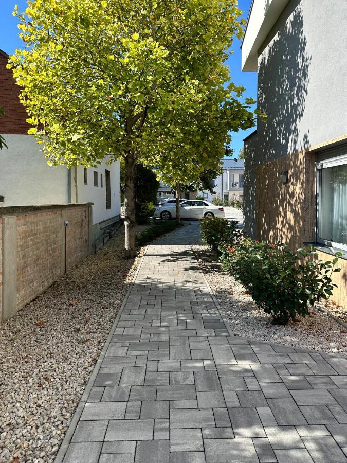 Linden Apartman 107 Glamour (Adults Only) Mosonmagyarovar Exterior photo